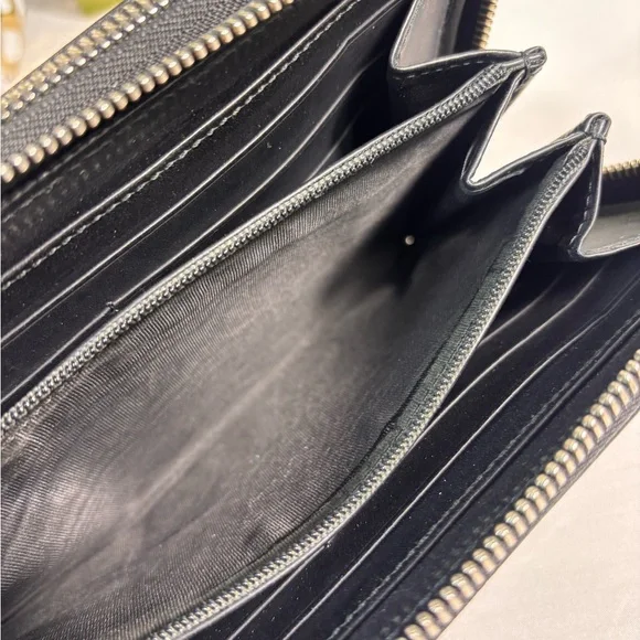 Beautiful Gucci Travel Organizer Wallet Black Guccissima - Picture 10 of 13